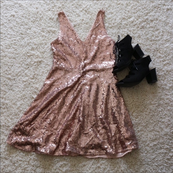 verty Dresses & Skirts - Verty Pink Sleeveless Sequin Dress